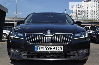 Універсал Skoda Superb 2018 в 