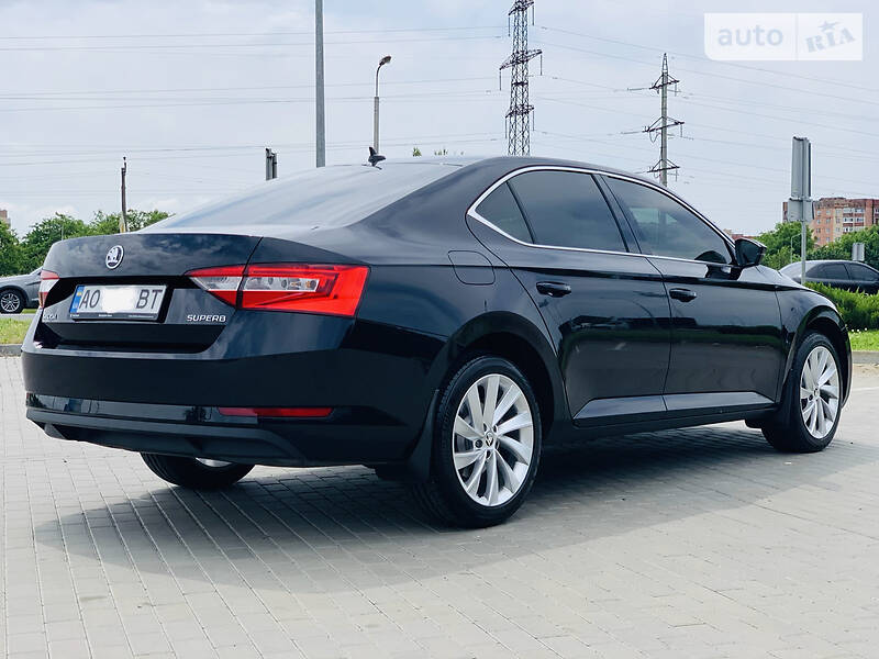 Седан Skoda Superb 2018 в Мукачево