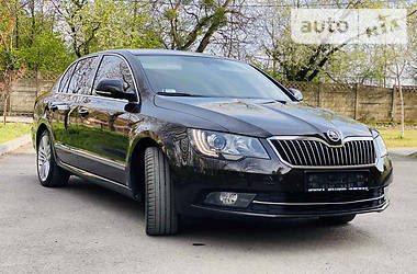 Седан Skoda Superb 2015 в Мукачево