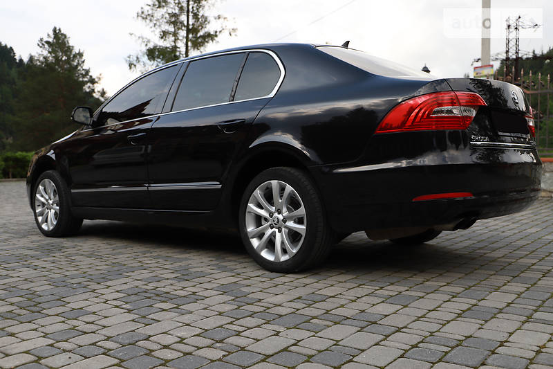 Седан Skoda Superb 2015 в Івано-Франківську