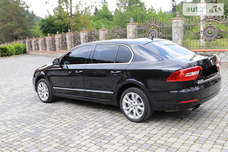 Седан Skoda Superb 2015 в Івано-Франківську