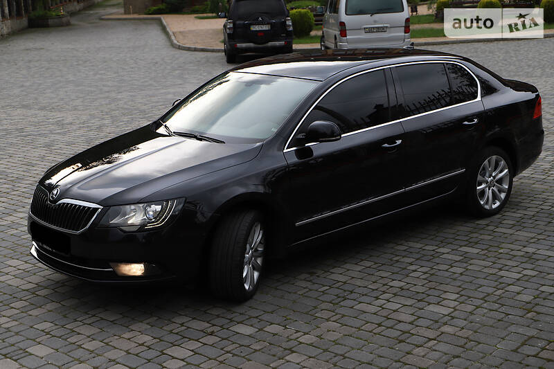 Седан Skoda Superb 2015 в Івано-Франківську