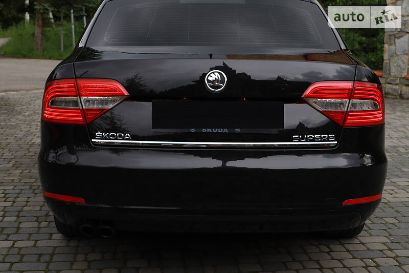 Седан Skoda Superb 2015 в Івано-Франківську