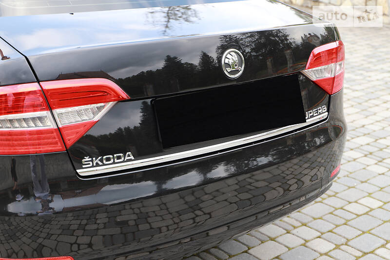 Седан Skoda Superb 2015 в Івано-Франківську