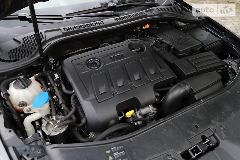 Седан Skoda Superb 2015 в Івано-Франківську