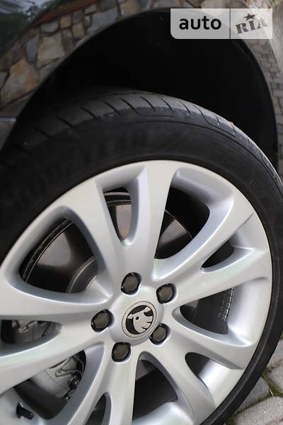 Седан Skoda Superb 2015 в Івано-Франківську