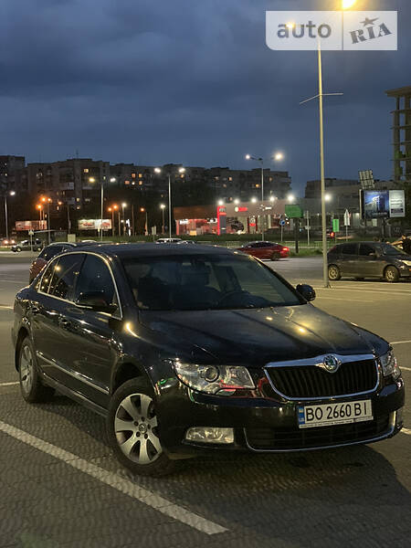 Седан Skoda Superb 2010 в 