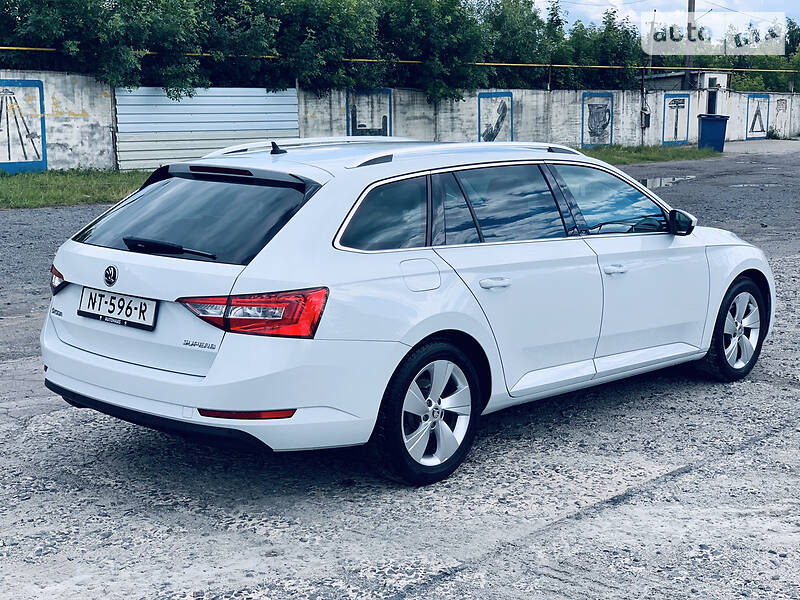 Універсал Skoda Superb 2017 в Рівному