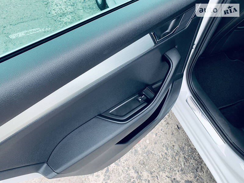 Універсал Skoda Superb 2017 в Рівному