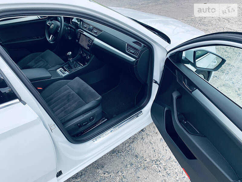 Універсал Skoda Superb 2017 в Рівному