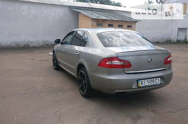 Седан Skoda Superb 2013 в Чернигове