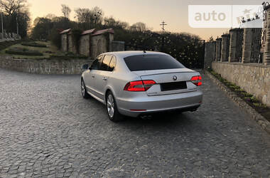 Хэтчбек Skoda Superb 2015 в Черновцах