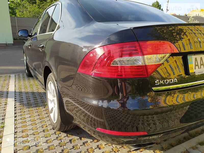 Седан Skoda Superb 2014 в Києві