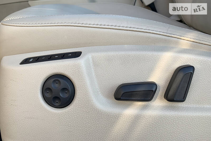Седан Skoda Superb 2015 в Днепре