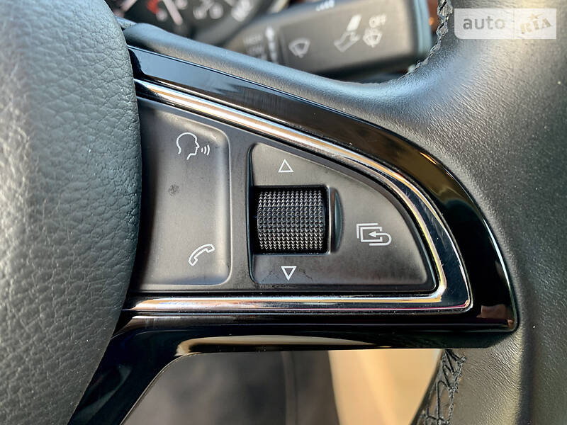 Седан Skoda Superb 2015 в Днепре
