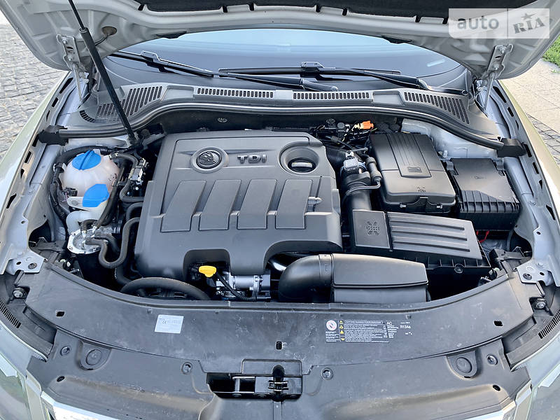 Седан Skoda Superb 2015 в Днепре