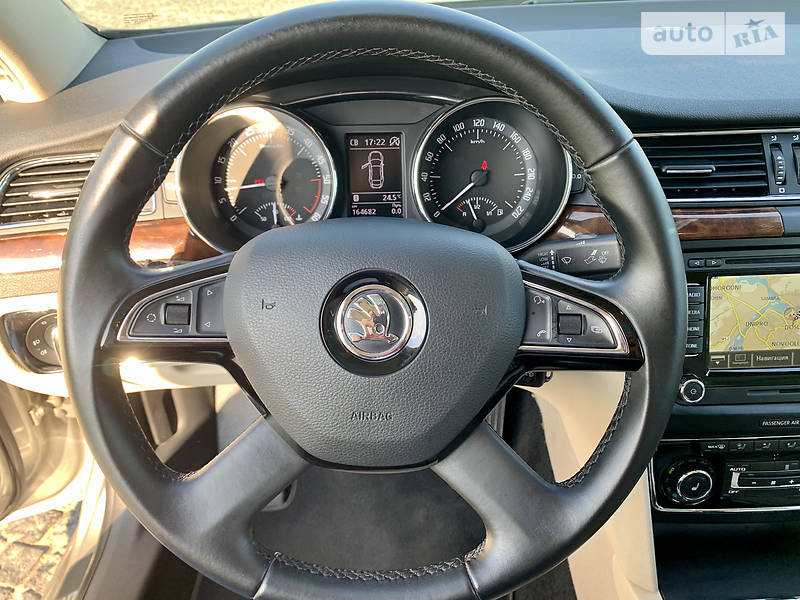 Седан Skoda Superb 2015 в Днепре
