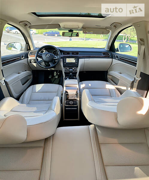 Седан Skoda Superb 2015 в Днепре