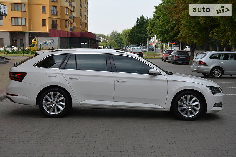 Універсал Skoda Superb 2017 в Луцьку