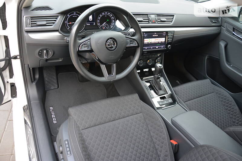 Універсал Skoda Superb 2017 в Луцьку