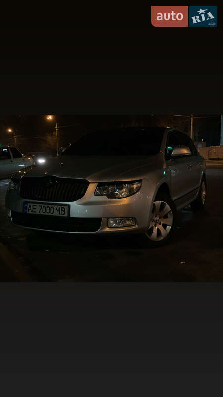 Лифтбек Skoda Superb 2012 в 