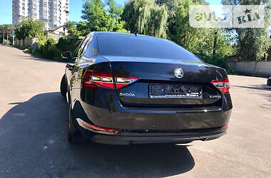 Ліфтбек Skoda Superb 2019 в 