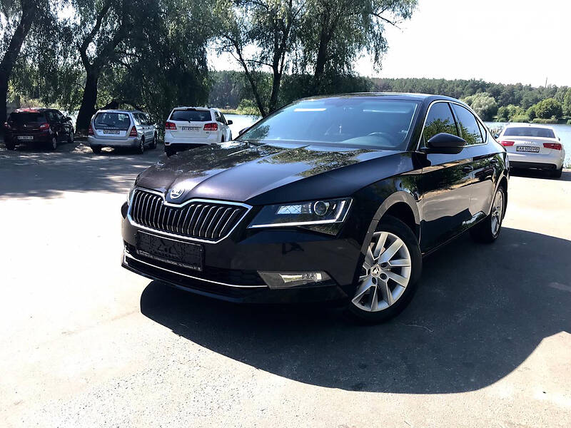 Ліфтбек Skoda Superb 2019 в 