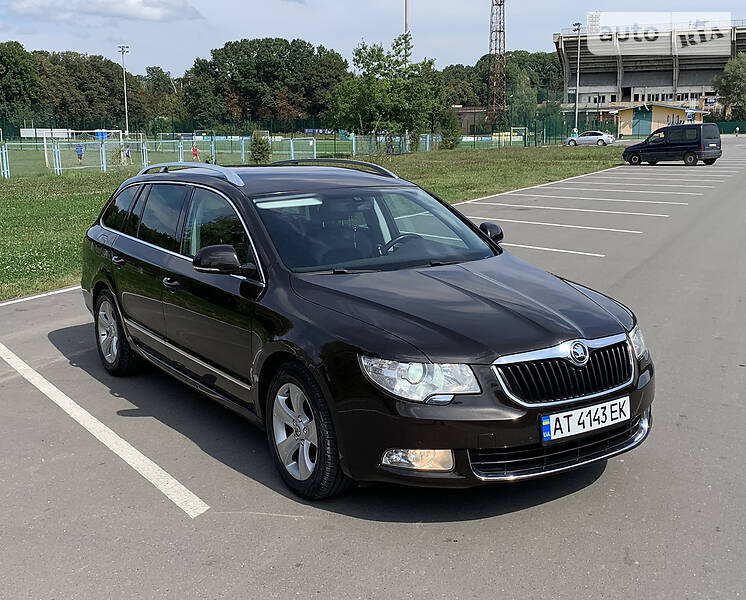 Універсал Skoda Superb 2012 в 