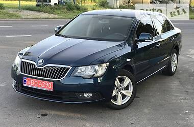 Седан Skoda Superb 2015 в Львове