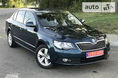 Седан Skoda Superb 2015 в Львове