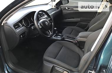 Седан Skoda Superb 2015 в Львове