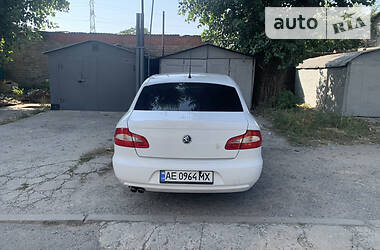 Седан Skoda Superb 2008 в Днепре