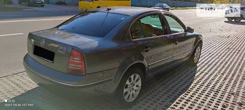 Седан Skoda Superb 2005 в Києві