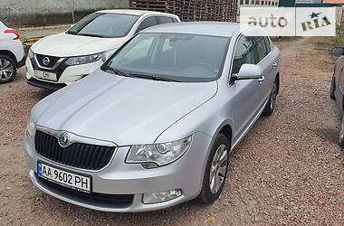 Седан Skoda Superb 2013 в Киеве