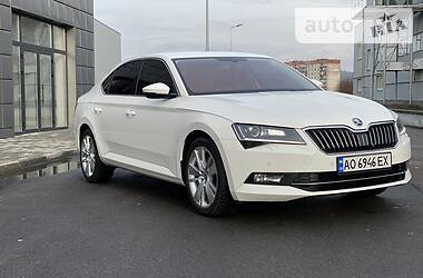 Седан Skoda Superb 2017 в Мукачево