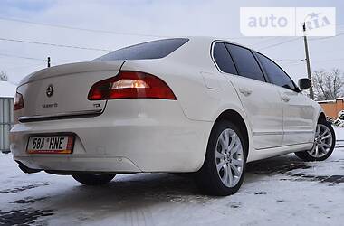 Седан Skoda Superb 2011 в Самборе