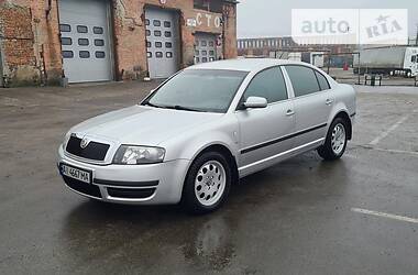 Седан Skoda Superb 2004 в Киеве