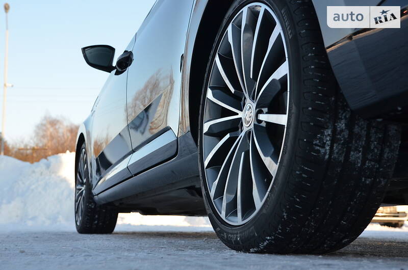 Універсал Skoda Superb 2016 в Луцьку