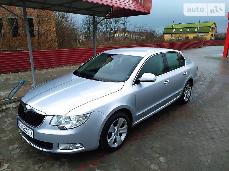 Хэтчбек Skoda Superb 2012 в Кременце