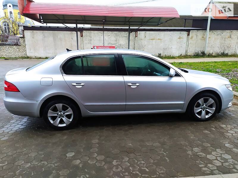 Хэтчбек Skoda Superb 2012 в Кременце