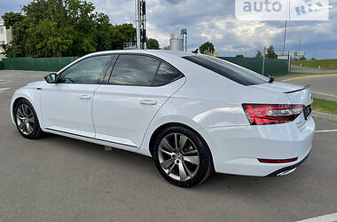 Седан Skoda Superb 2016 в Киеве