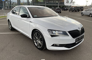 Седан Skoda Superb 2016 в Киеве