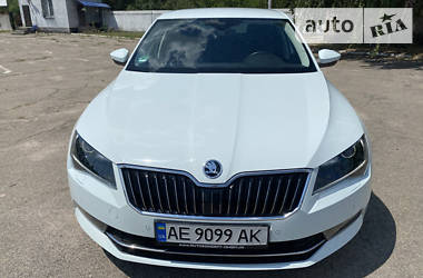 Седан Skoda Superb 2017 в Днепре