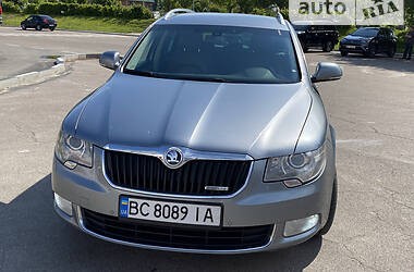 Універсал Skoda Superb 2011 в Львові