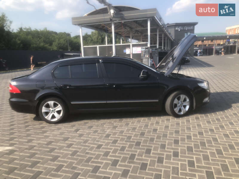 Хэтчбек Skoda Superb 2011 в Полтаве