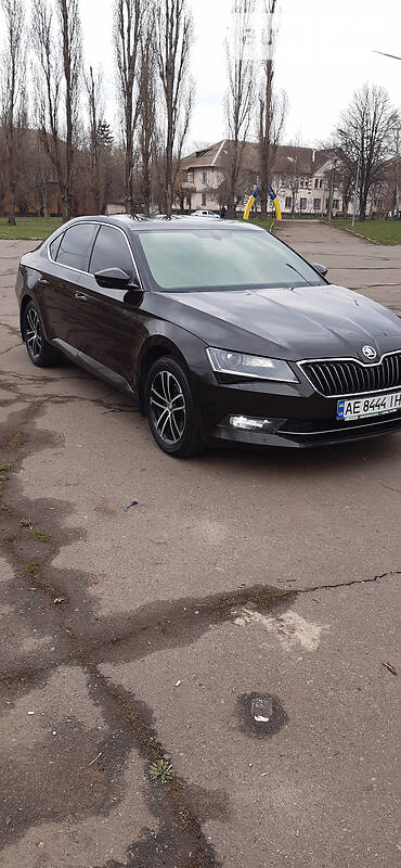 Хэтчбек Skoda Superb 2016 в Кривом Роге