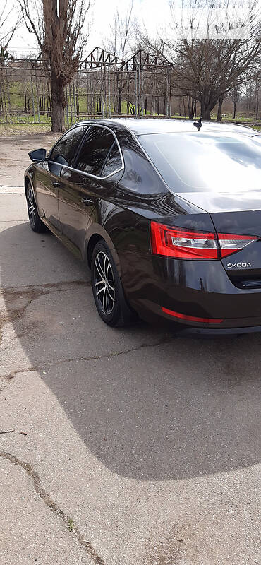 Хэтчбек Skoda Superb 2016 в Кривом Роге