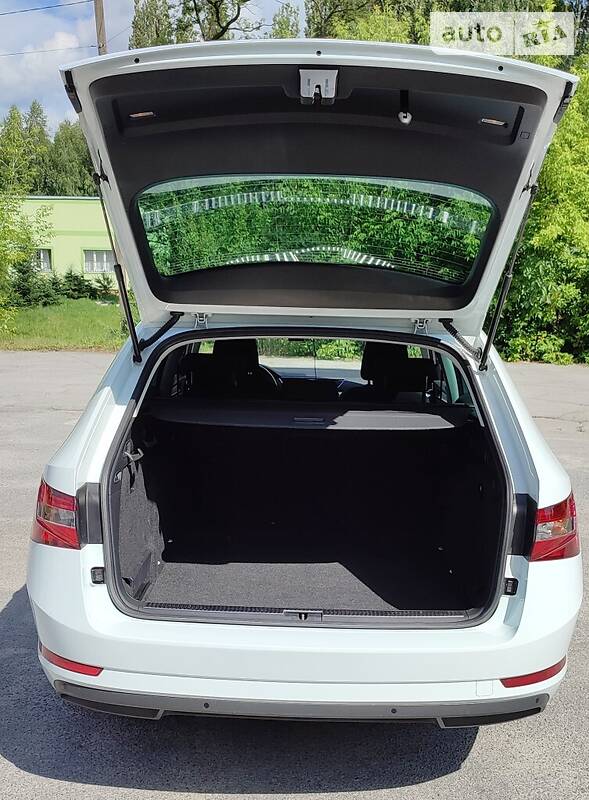 Универсал Skoda Superb 2017 в Звягеле