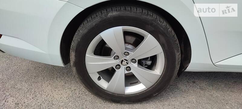 Универсал Skoda Superb 2017 в Звягеле