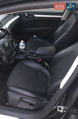 Лифтбек Skoda Superb 2012 в 